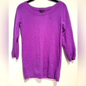 Stunning magenta/fuschia Theory cashmere sweater. Super soft & flattering!